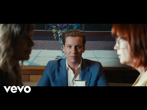 George Ezra – Green Green Grass (Official Video)