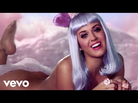 Katy Perry – California Gurls (Official Music Video) ft. Snoop Dogg