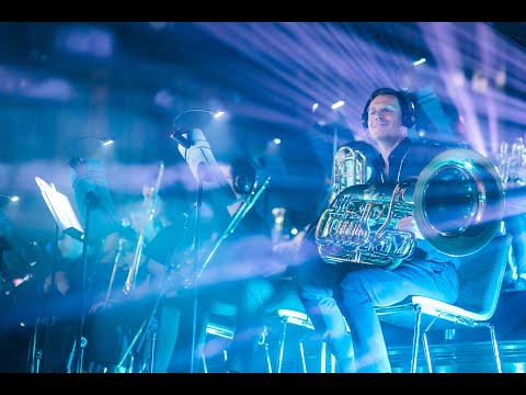 Avicii Wake Me Up with the SYNTHONY Orchestra LIVE from New Plymouth
