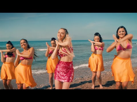 Camille – Rihanna (Officiële Videoclip)