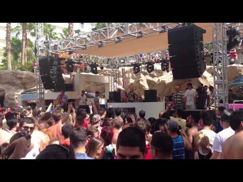 Fatboy Slim Live @ Rehab Hard Pool Party