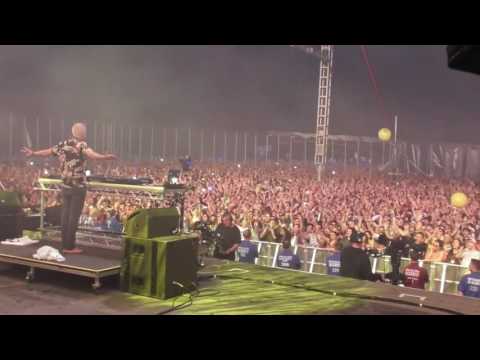 Fatboy Slim – Praise You – Glastonbury 2016 (Stage Cam)