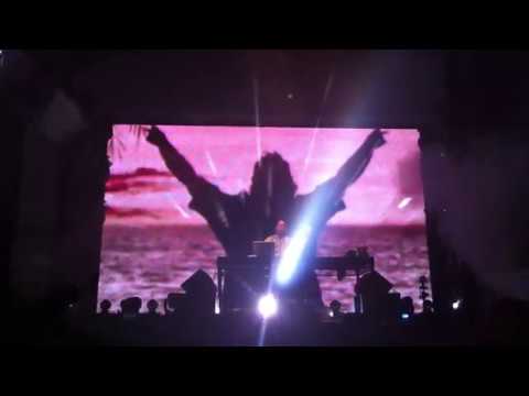 Fatboy Slim – Praise You – Live Sundance Dubai 2012