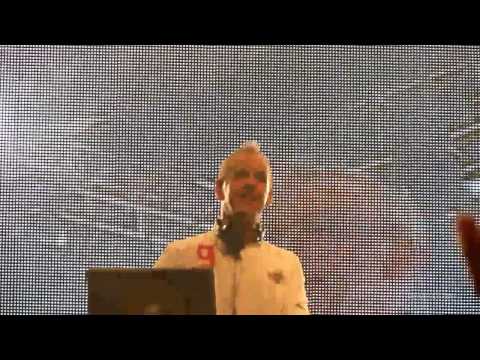 Fatboy Slim – Rockafeller Skank + Praise You (Live in Jakarta, 8 June 2011)