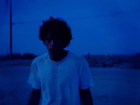 Dominic Fike – Mama’s Boy (Official Video)
