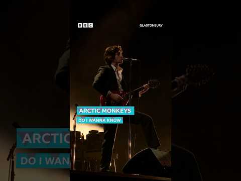 arctic monkeys return to the pyramid stage ❤️‍🔥#arcticmonkeys #glastonbury #alexturner #AM #glasto