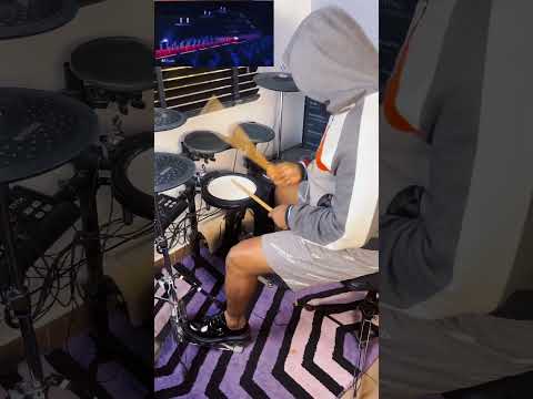 In my head I’m Rihanna Drummer 🤣