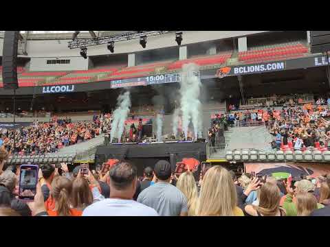 LL Cool J at the BC Lions home opener
