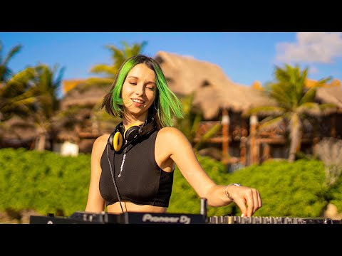 Miss Monique – YearMix 2022 @ Tulum  [Melodic Techno / Progressive House DJ Mix]