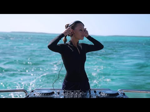 Nora En Pure – Purified 300  | Exumas, Bahamas