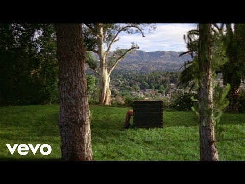 Rihanna – Bitch Better Have My Money (Explicit)