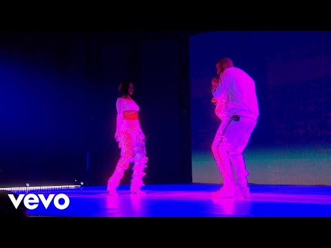 Rihanna – Work – Live at The BRIT Awards 2016 ft. Drake