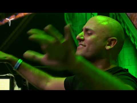 Schiller & Peter Heppner – I Feel You (@alyandfila Remix) (Live at Transmission Prague 2021) [4K]