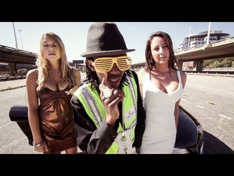 The Car Guard Song (Eminem feat. Rihanna Parody) – Derick Watts & The Sunday Blues