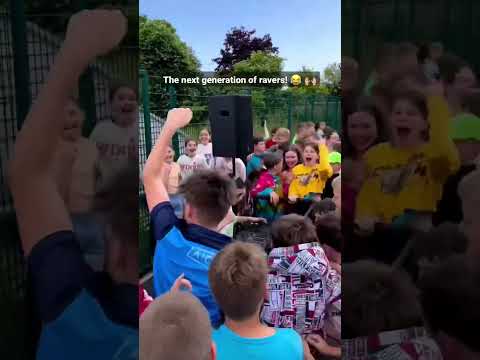 The next generation of ravers! 😂🎉