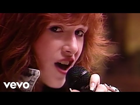 Tiffany – I Think We're Alone Now (Official Music Video)
