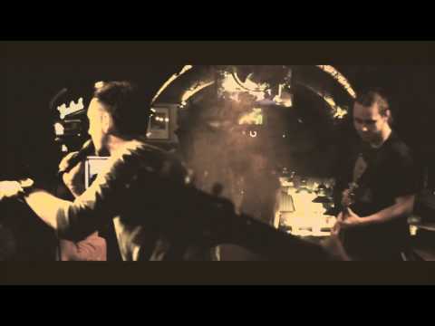 Vinyl Mob performing Funk Soul Brother (Fatboy Slim) Live
