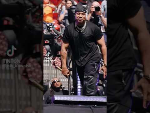 When LL Cool J Stares At You 😮