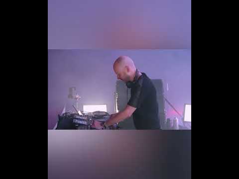 Above & Beyond – (Melodically Epic ID) [ABGT 500]
