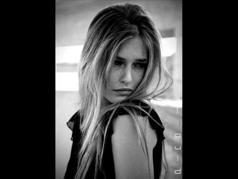 Above & Beyond Pres. Oceanlab – Lonely Girl (Ercola Remix)