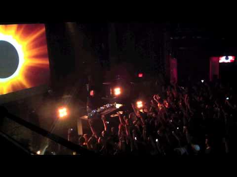 Above & Beyond – Sun & Moon Live @ Flames Central : Calgary 2011.m4v