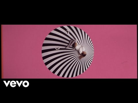Ariana Grande – Problem ft. Iggy Azalea, J Balvin