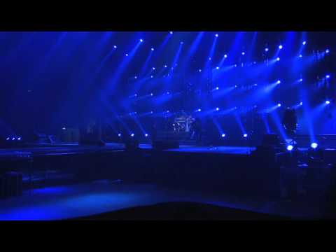 DEF LEPPARD – "Animal" (Belfast, N. Ireland / June 7, 2011)
