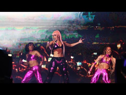 Doja Cat – Juicy / Like That / Get Into It (Yuh) (Lollapalooza Argentina 2022)