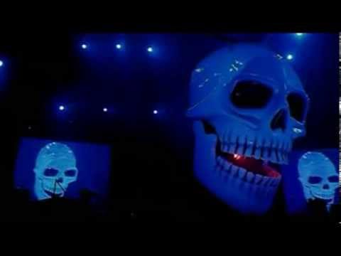 Dr. Dre feat. Eminem & Xzibit – What's The Difference – Live