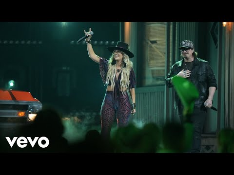 HARDY – wait in the truck (feat. Lainey Wilson) (CMA Awards 2022 Live Performance)