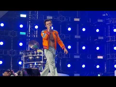 Harry Styles "Adore you" live in Horsens 13th May #loveontour