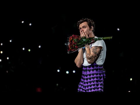 HARRY STYLES HIGHLIGHTS FROM WEMBLEY STADIUM IN LONDON, UK 3