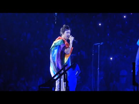 Harry Styles – “Music for a Sushi Restaurant” & “TPWK” live in Toronto