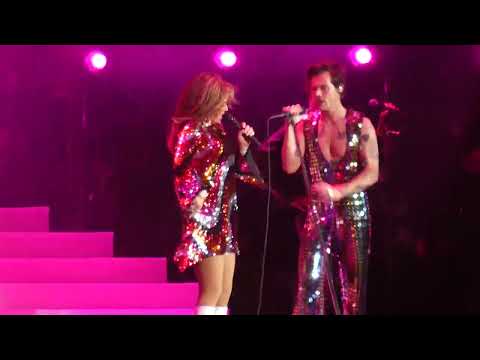 Harry Styles & Shania Twain -Man! I Feel Like A Woman (Coachella Festival, Indio CA 4/15/2022 Week 1
