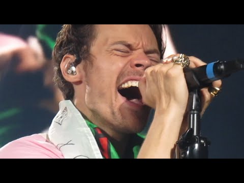 Harry Styles – Sign Of The Times (Live from Cardiff 21st June 2023) – Front Pitch