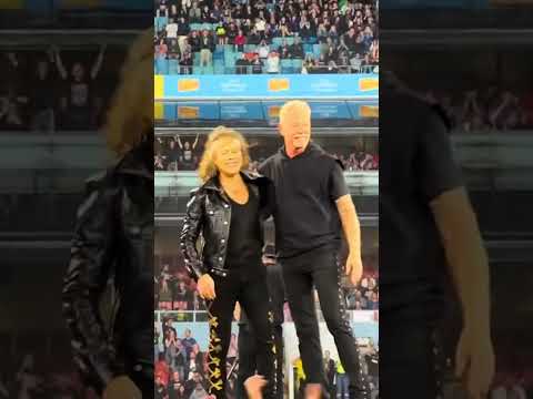 JAMES HETFIELD ABRAZANDO A KIRK HAMMETT (2023) #METALLICA #shorts