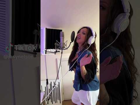 Jesy Nelson sings part of "Bounce back" by Little Mix to tease her new song "Bad thing"