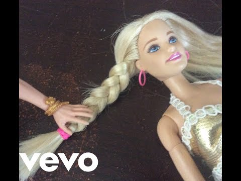 Katy Perry – Bon Appétit (stopmotion music video)