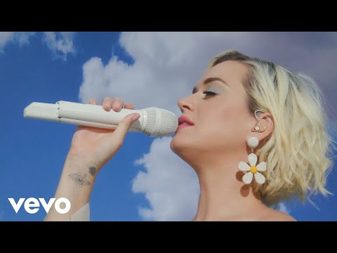 Katy Perry – Daisies (Live On Good Morning America)