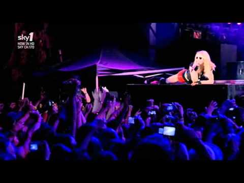 Madonna – She's Not Me (Sticky & Sweet Tour in Buenos Aires)