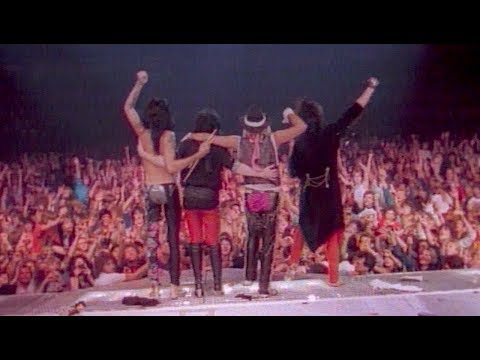 Mötley Crüe – Home Sweet Home (Official Music Video)