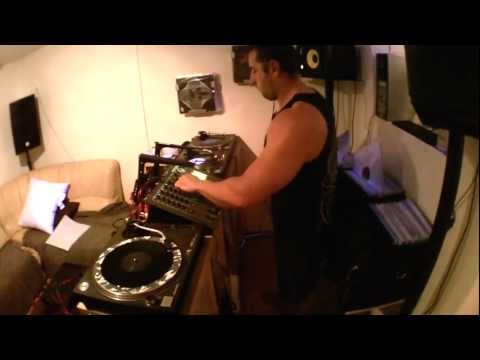 Old School Techno Mix 100 % Vinyl / 3 Turntables Technics SL1210 MK2 / Rodec MX180 MKIII