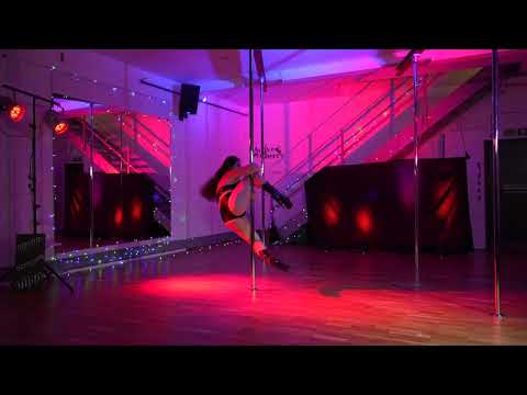 Pole dance showcase. The pussy cat dolls – buttons routine