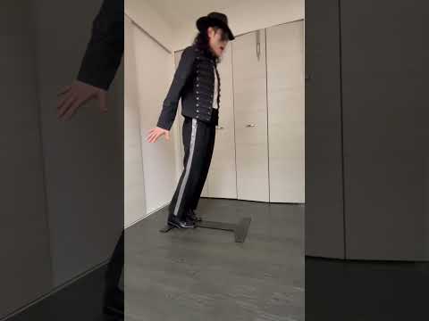 The secret of ZeroGravity🕴🏻#michaeljackton #kingofpop #michaeljackson #moonwalk #mj #neverland