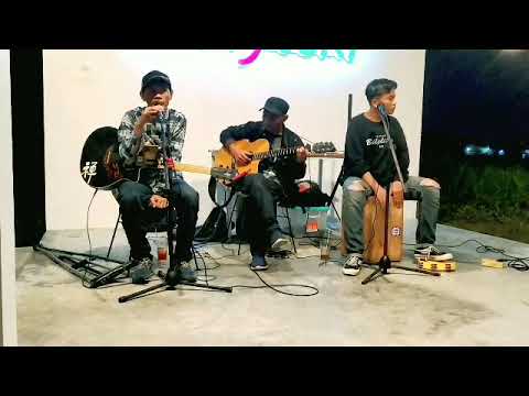 wanita paling bahagia@armadamusictv @musisijogjaproject @viralhog @TopViralTalentYT