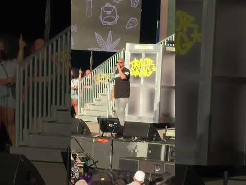 Warren g being the G that he is.  epic