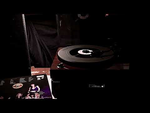 Warren G, Nate Dogg   “Regulate”  vinyl