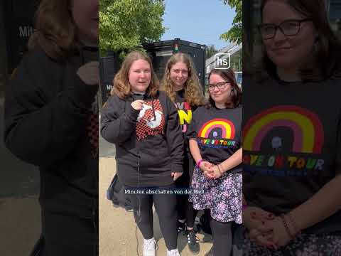 Warten auf Harry Styles in #Frankfurt #shorts  I hessenschau