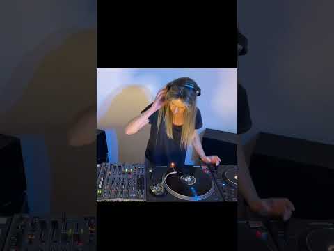WEIRD ‘In the Mix’ DJ Issues 🎛️ 90's Trance #vinyl #shorts