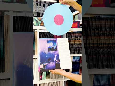Unboxing CRi’s new vinyl at Anjuna HQ 💙💗 #Anjunadeep #Shorts